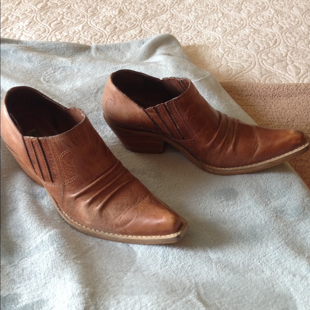 Penny Loves Kenny western style ankle boots